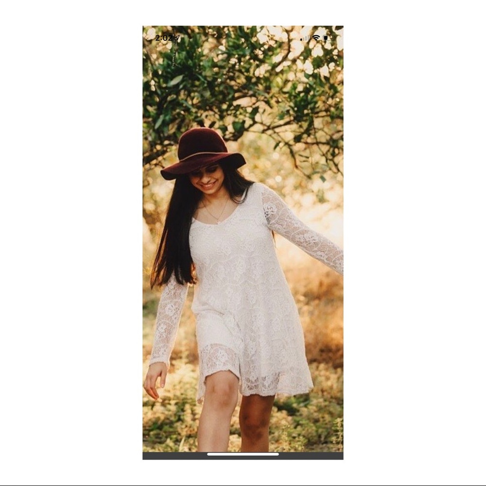 🌟White Lace Dress (Haute Society)